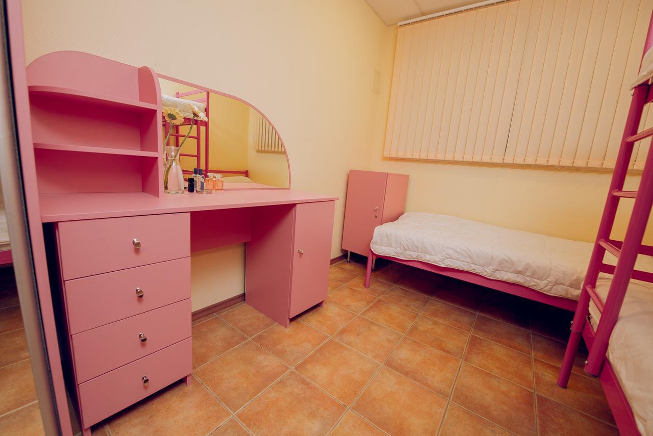 Tenistiy Hostel Odessa Buitenkant foto