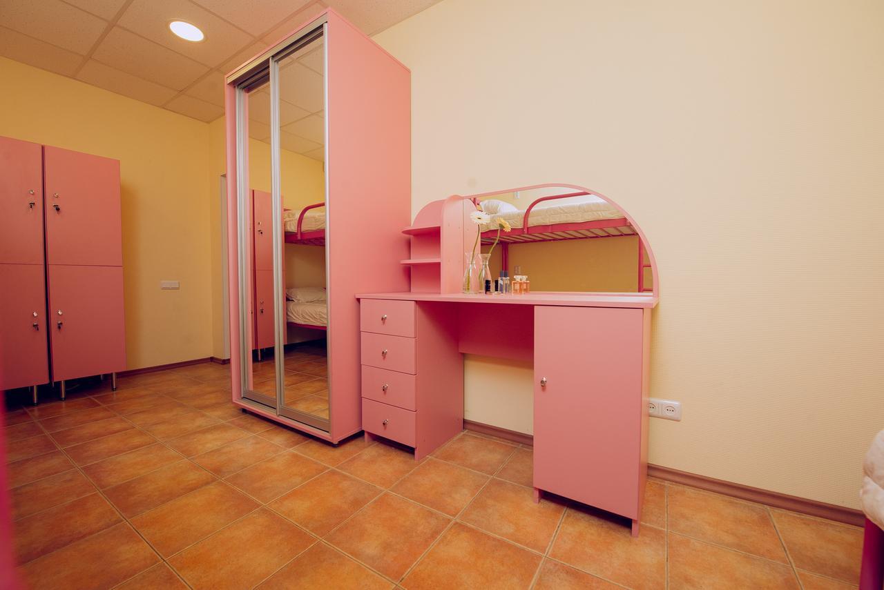 Tenistiy Hostel Odessa Buitenkant foto